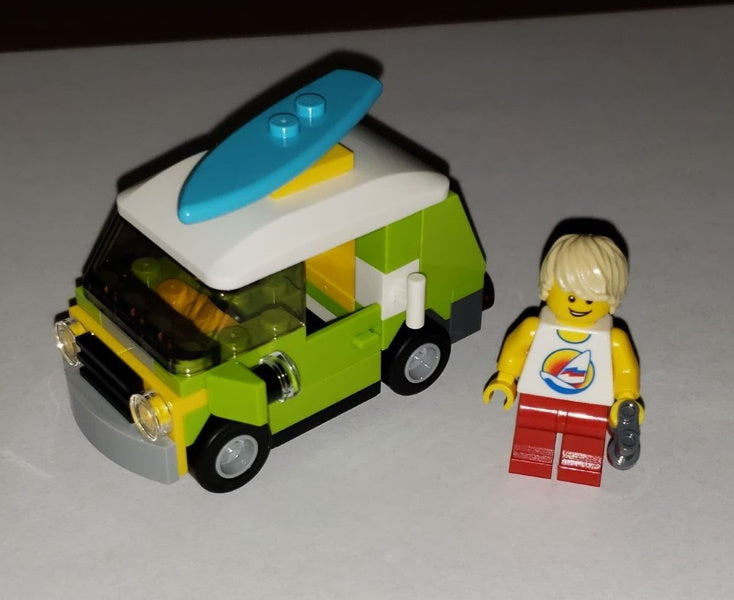 6313092 Surfer Van
