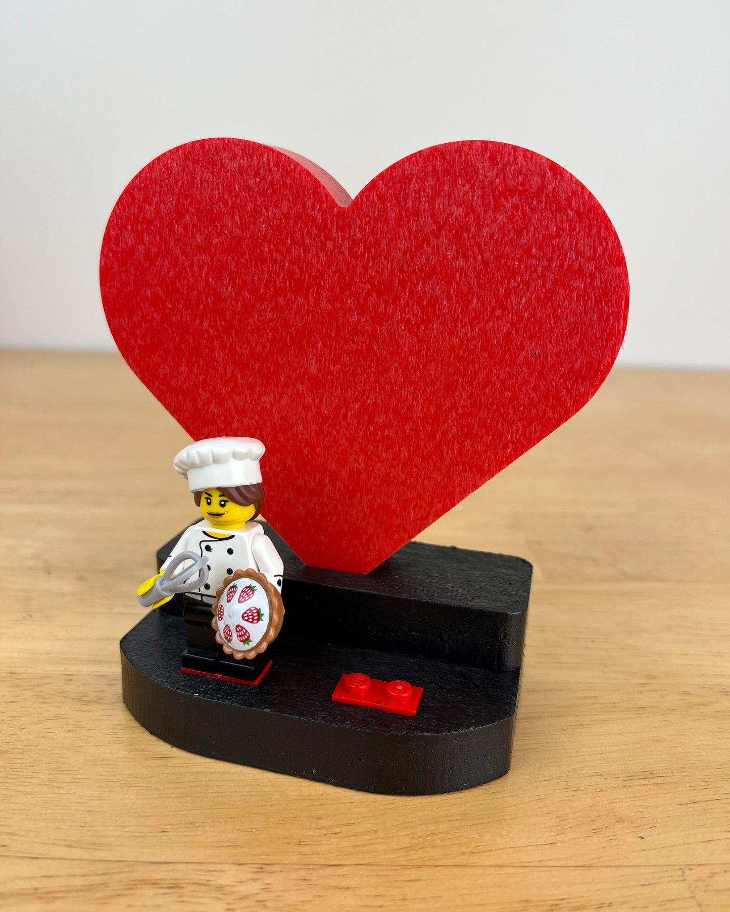 Themed Display - Heart - Red