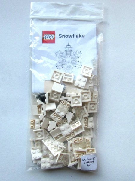 6349566 LEGO Brand Store Exclusive Build - Snowflake