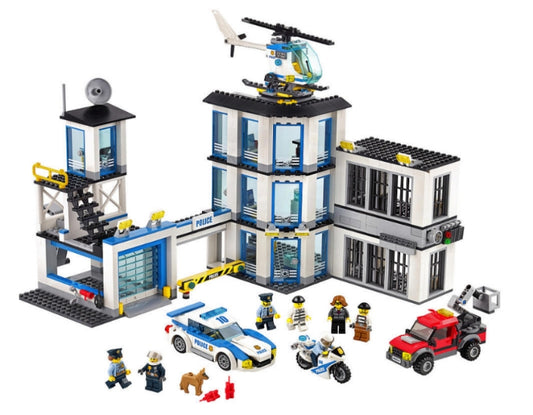 60141 Police Station- missing 3 figs