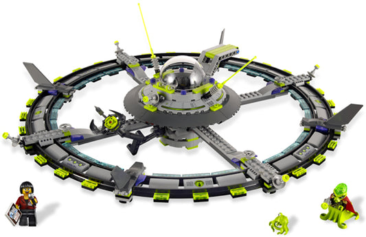 7065 Alien Mothership- no figs, missing pieces