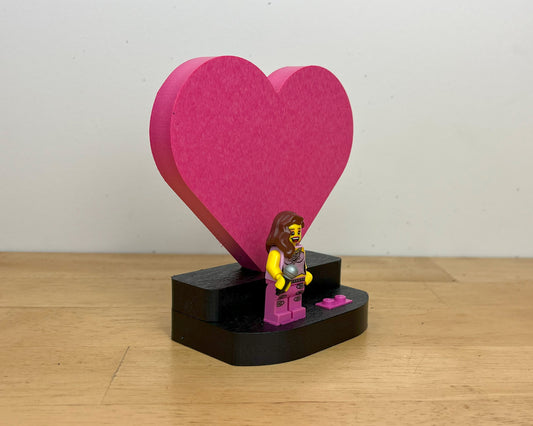 Themed Display - Heart - Dark Pink