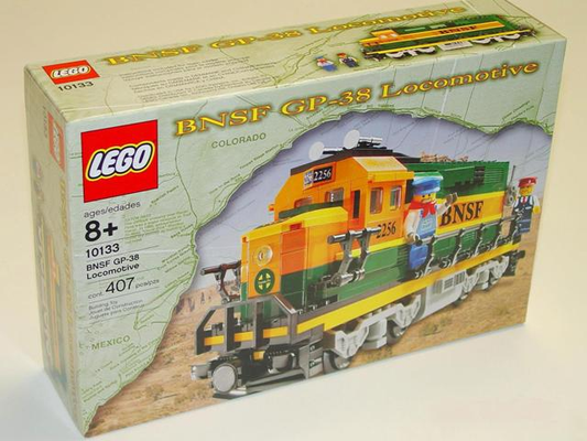 10133 Burlington Northern Santa Fe (BNSF) GP-38 Locomotive no figs